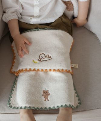 Class a simple and lovely children’s Embroidery hook edge square towel towel bath towel 32 thread long staple cotton baby children’s towel bath towel