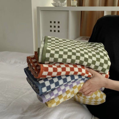 Retro style checkerboard long-staple absorbent cotton face bath towel